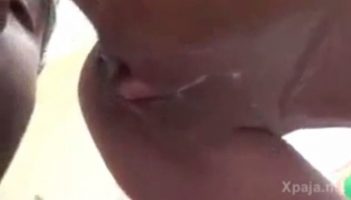 Sucking pussy while she runs