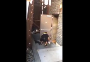 Puta madre que tremenda sorpresa en la puerta fucking porn xxx