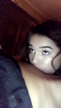 Haciendo el sexo oral a una maricona