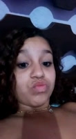 Video de una adolescente con tetas pequeñas masturbandose