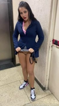 Tiffany Rocha mostrando sua buceta