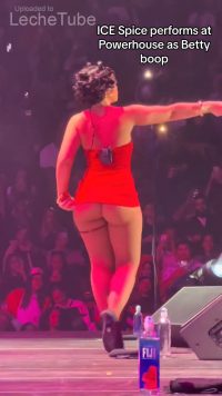Ice Spice desnuda en concierto en vivo XXX sexy