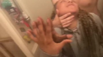 Blasian en el Baño follando a compañera de cuarto