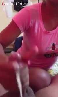 Y por que tu vota tanta leche mami. ahhh por qeu soy una vaca