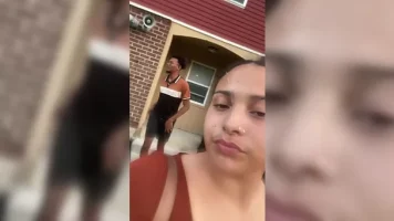Latina bbw disfruta de la bbc de su vecino para sorprender